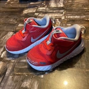 Boys Nike shoes size 8C
